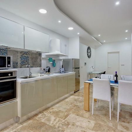 Modern 2 Bedroom Apartment In St Julians Saint Julian's Exterior photo